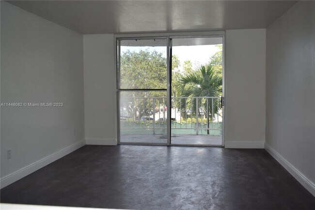 Building Photo - 484 NW 165th St