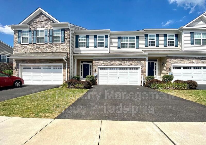 Primary Photo - 283 Fairfield Cir W