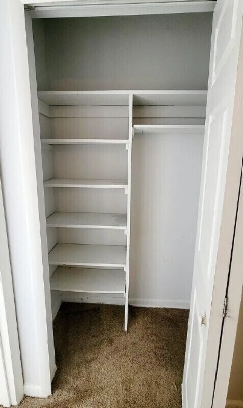 Foto del edificio - 800 Brook Hill Rd