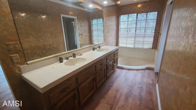 Foto del edificio - 5 br, 3 bath House - 138 Virginia Court