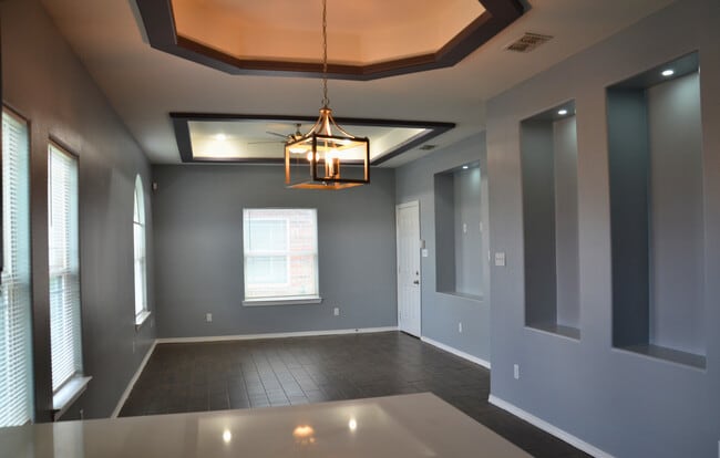 Building Photo - 3100 Basil Dr