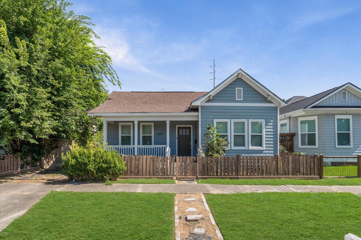 Foto principal - 1204 Shearn St