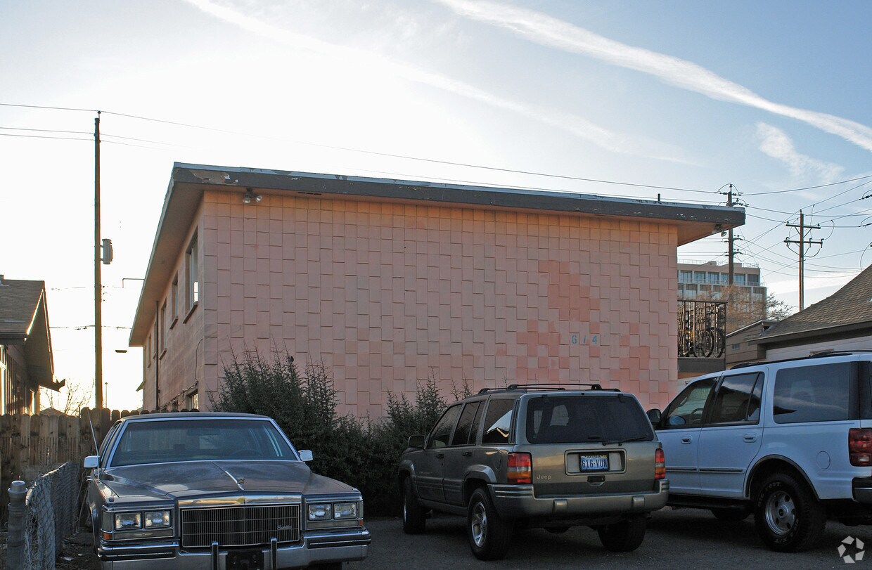 Foto del edificio - 614 Morrill Ave