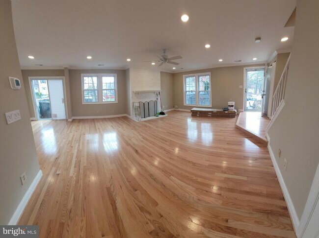 Building Photo - 3040 Piano Ln
