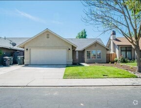 Building Photo - 504 Shaker Heights Way