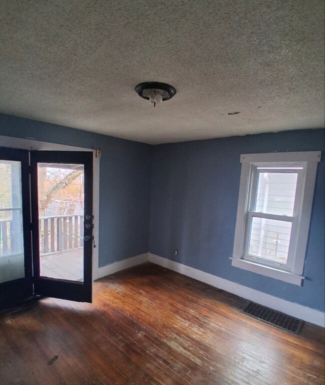 Foto del edificio - 2057 N Charles St