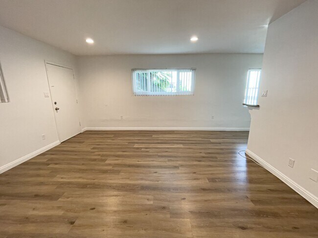 Foto del edificio - 514 W Huntington Dr