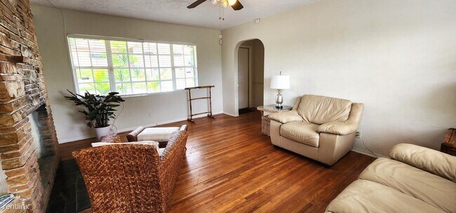 Foto del edificio - 3 br, 2.5 bath House - 3801 Westview Ave
