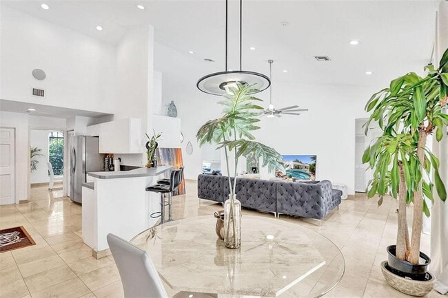 Foto del edificio - 6512 NW 54th Ct