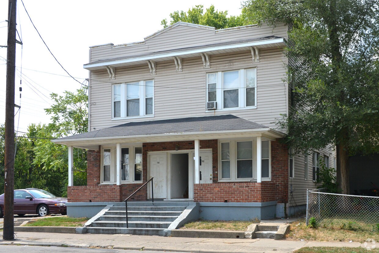 Foto del edificio - 702 Baltimore St