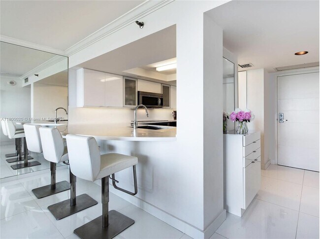 Foto del edificio - 400 South Pointe Dr