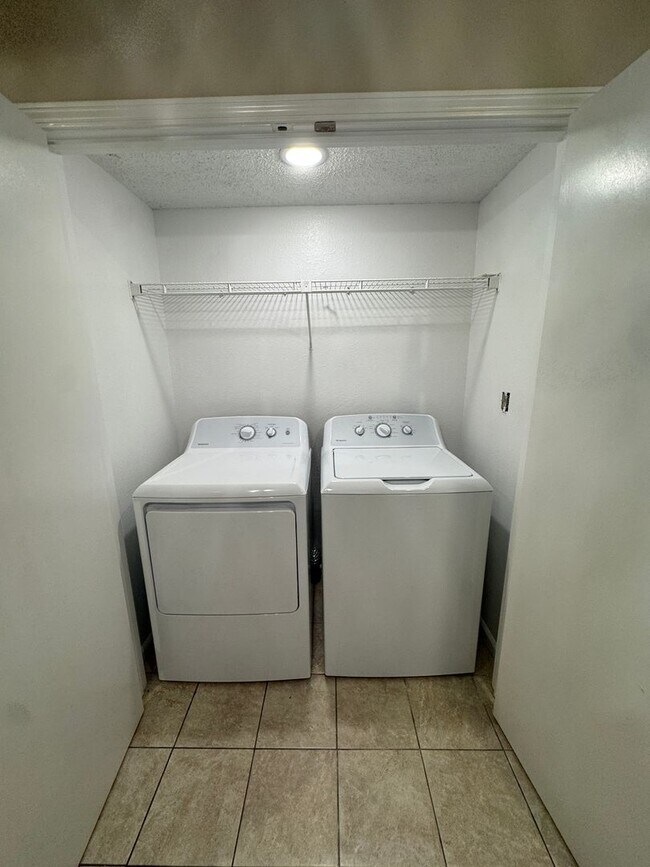 Foto del edificio - 2 bed / 2 bath Condo in the Center of Jone...