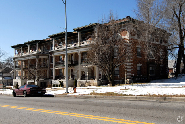 Building Photo - Dorson Apartment