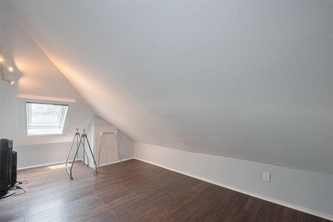 Building Photo - 845 Columbia St