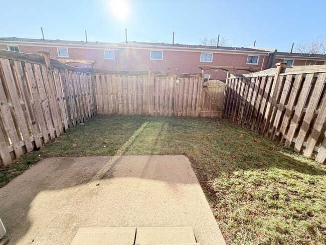 Building Photo - 301 Edgewood St