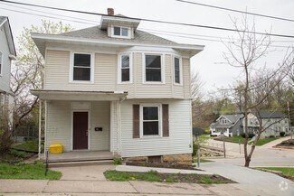 Building Photo - 702 Caledonia Pl