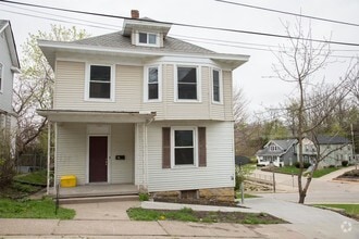 Building Photo - 702 Caledonia Pl