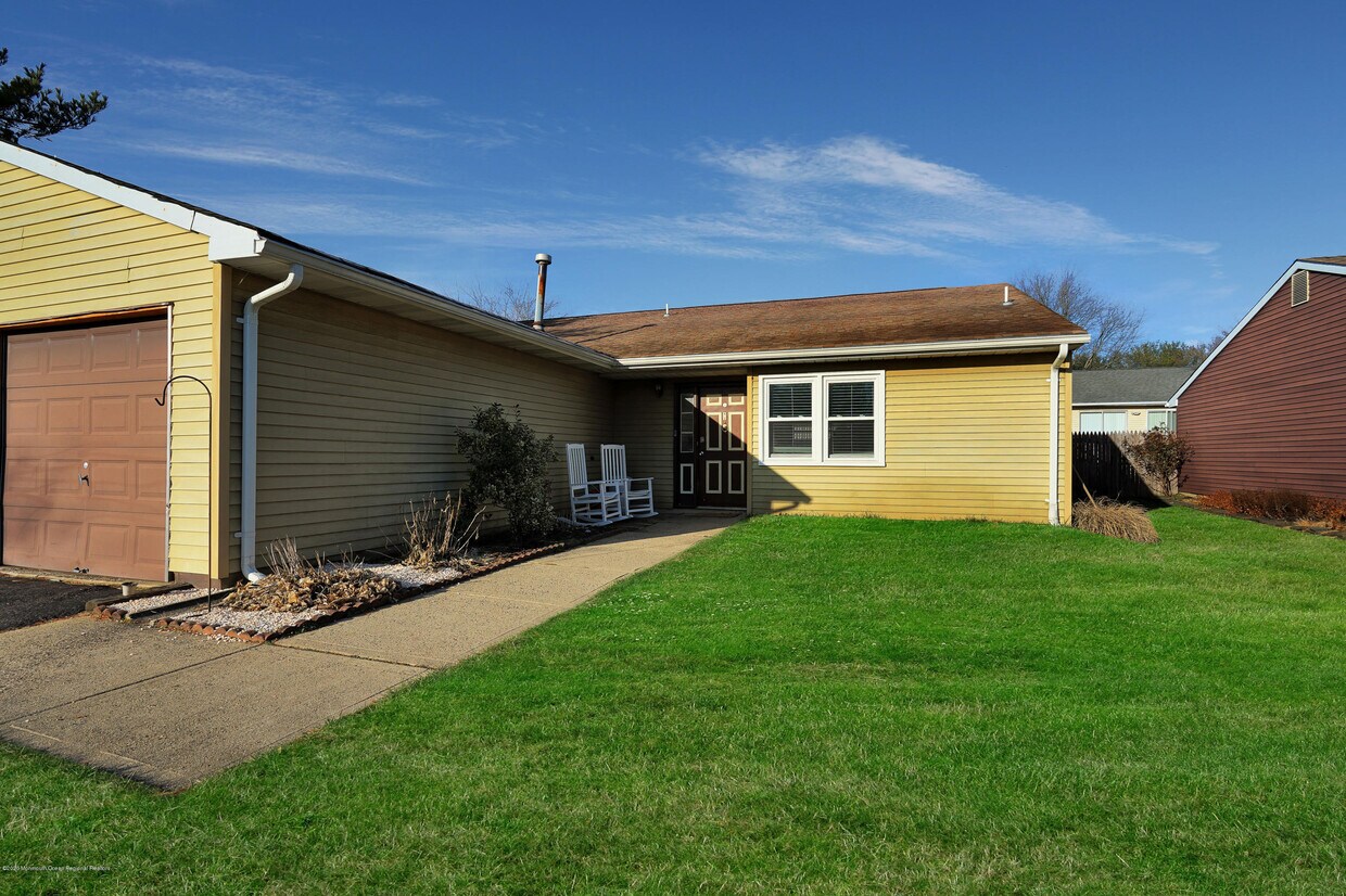 41 Scenic Dr, Freehold Township, NJ 07728 House Rental in Freehold