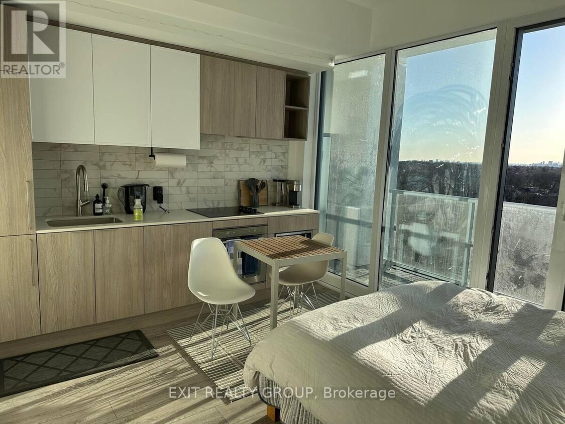 Photo principale - 2020 Bathurst St