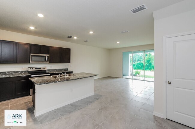 Foto del edificio - 13671 NW 9th Rd