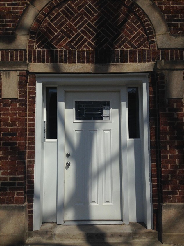 Building Photo - 1648 East Ave