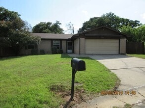 Building Photo - 1604 White Oak Ct