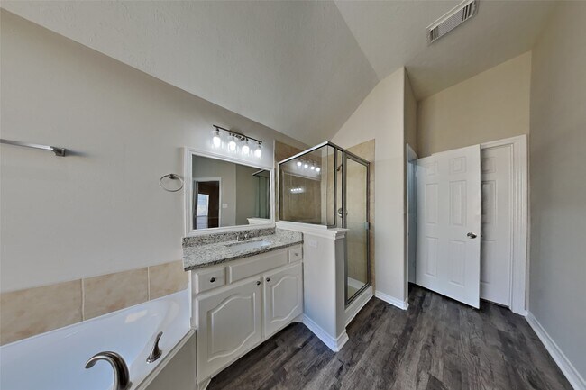 Foto del edificio - 16642 Greenbriar Point Ln