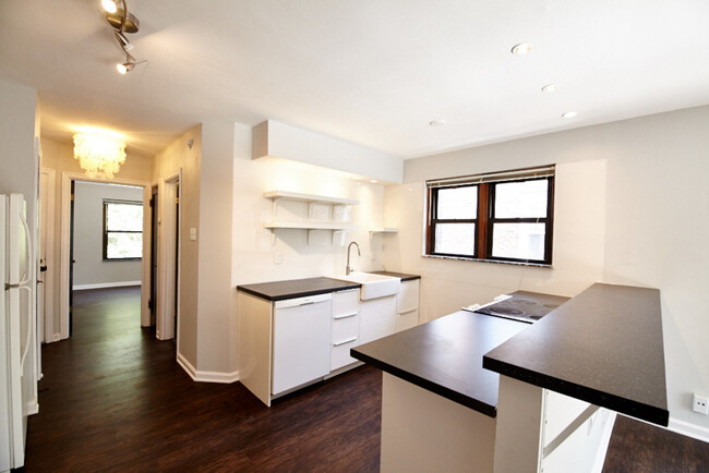 Building Photo - 909 Concordia Lane