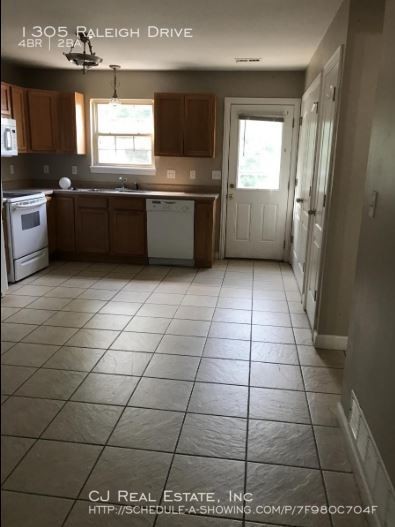Building Photo - 1305 Raleigh Dr