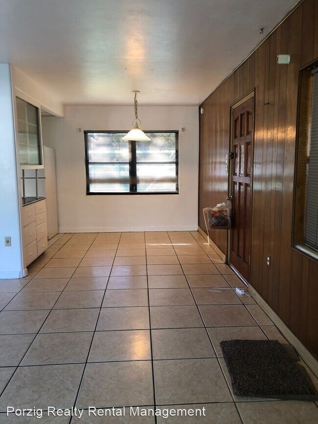 Foto del edificio - 2981 W Airport Blvd