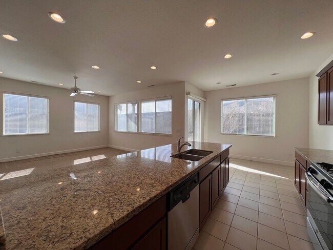 Foto del edificio - Spacious 3 bedroom home in Fernley