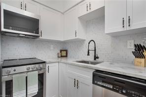Building Photo - 167 S Collier Blvd