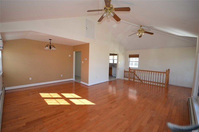 Building Photo - 164-20-164-75 75th Rd