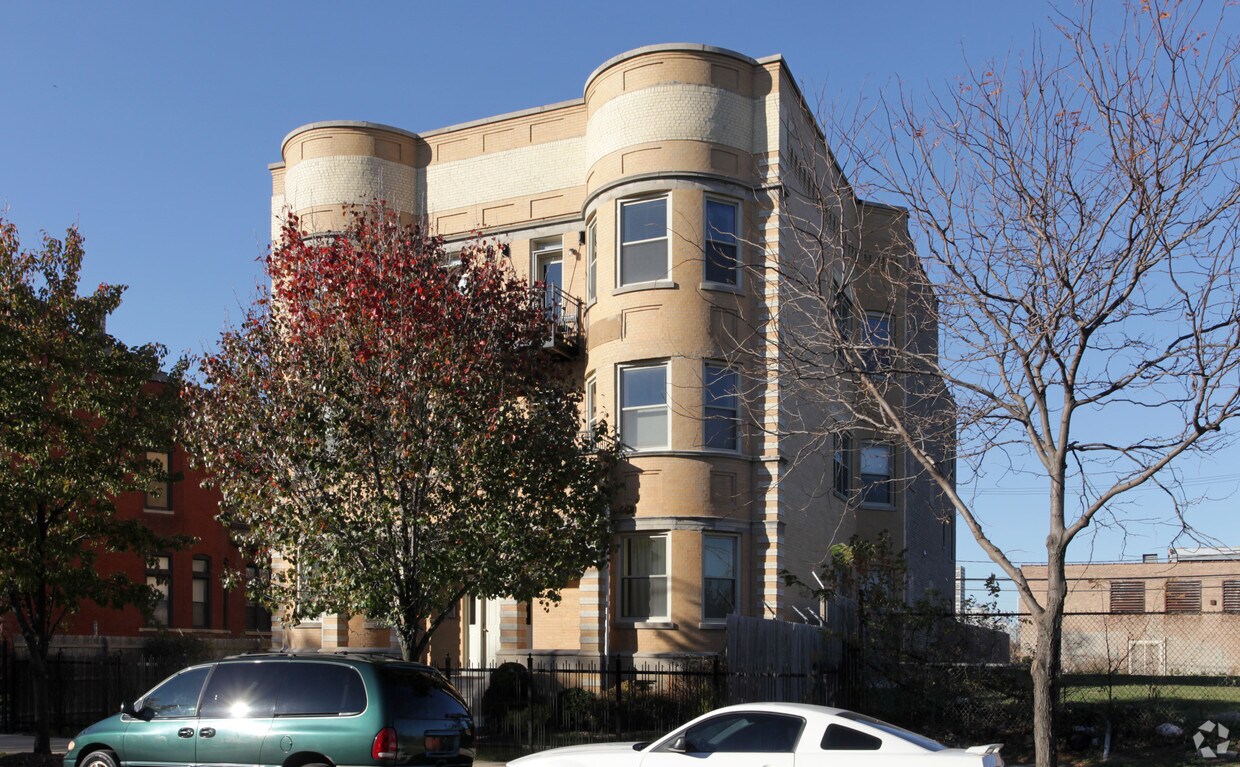 Building Photo - 510-512 E Oakwood Blvd