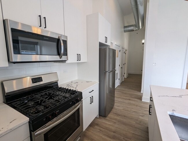 Foto del edificio - 4731 N Western Ave