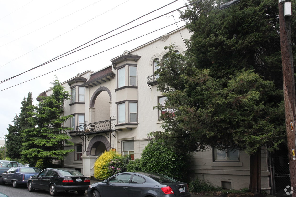 Building Photo - Roycroft Apartments