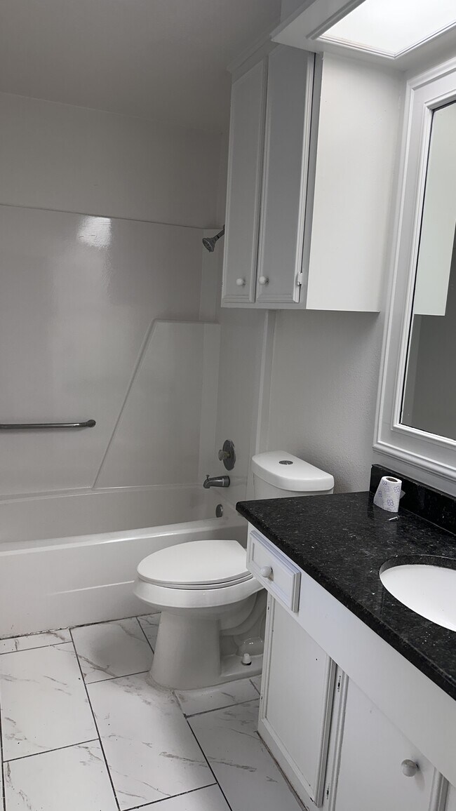 Foto del edificio - 4618 Coody Ln