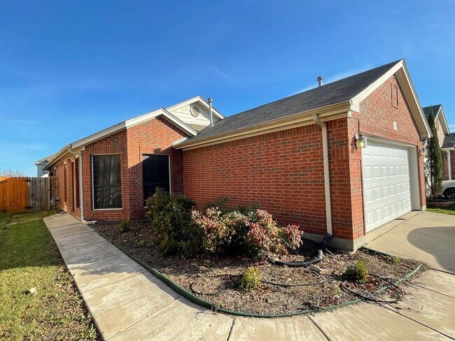 Building Photo - 6360 Geneva Ln