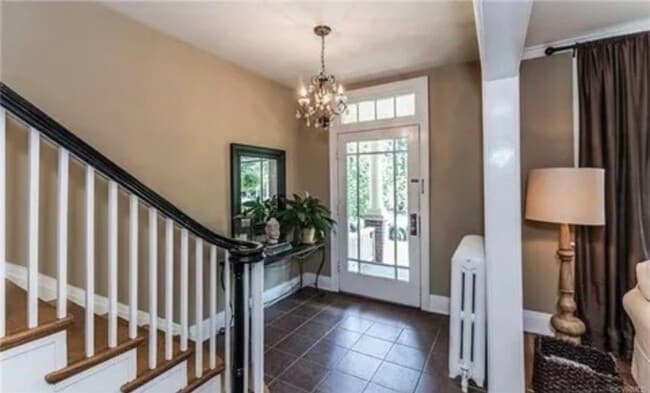 Building Photo - 3213 W Grace St