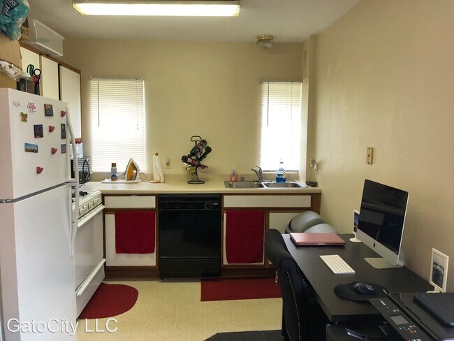 Foto del edificio - 719 E Pleasant St