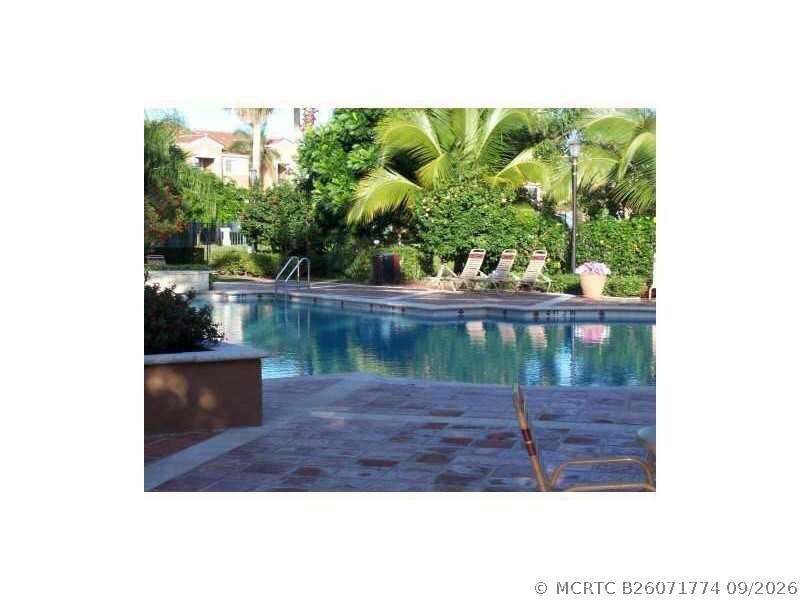 Foto del edificio - 4820 N State Rd 7