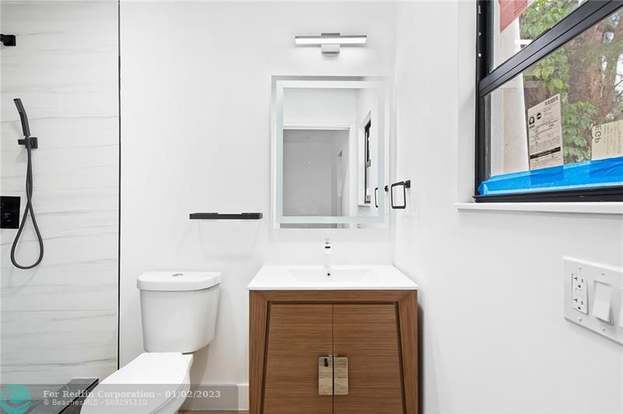 Building Photo - 1411 SW 27th Ct