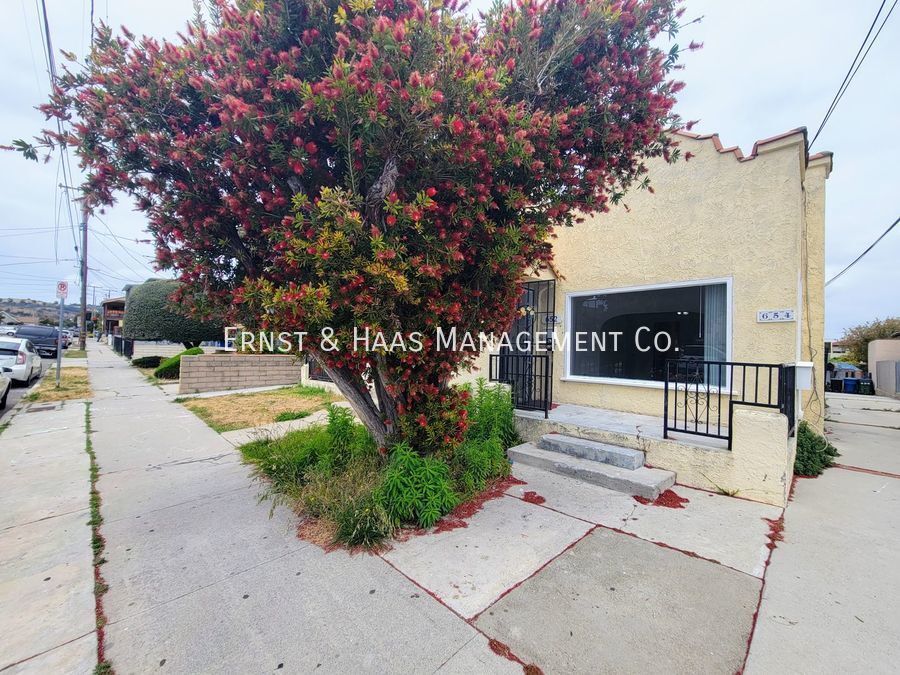 Primary Photo - Charming 2-bedroom, 1-bath duplex unit ava...
