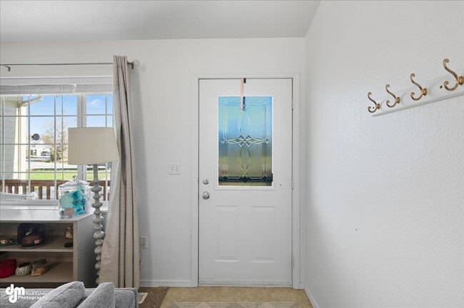 Building Photo - Charming 3BD/2BD Home!