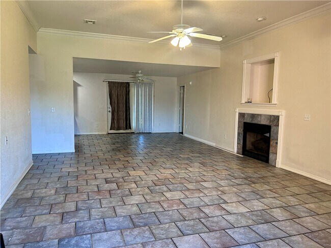 Building Photo - 887 Palisades Ave