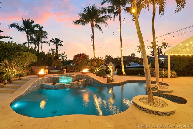 Foto del edificio - 18808 SE Windward Island Ln