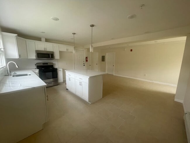 Foto del edificio - 105 Chandler Ave