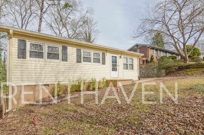 Building Photo - 726 Spring Hill Ave