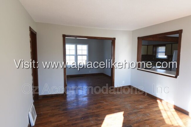 Foto del edificio - 9912 E 53rd St