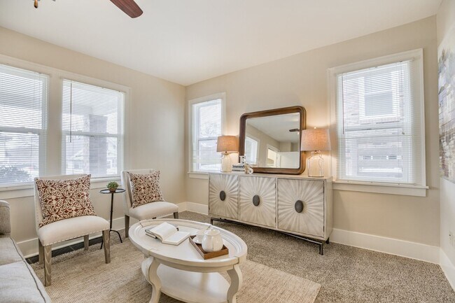 Foto del edificio - Beautiful Three Bedroom Town Home!